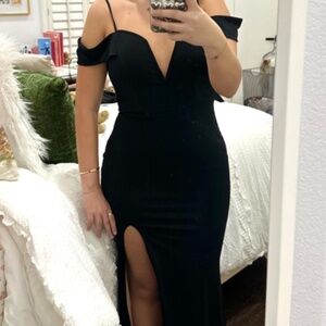 Maxi black dress with slit